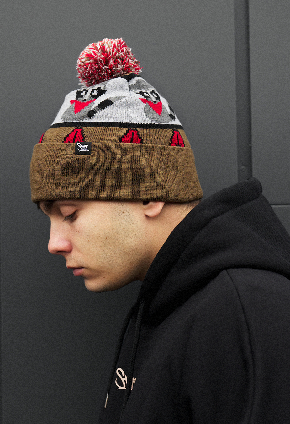 Czapka Staff raccoon pompon