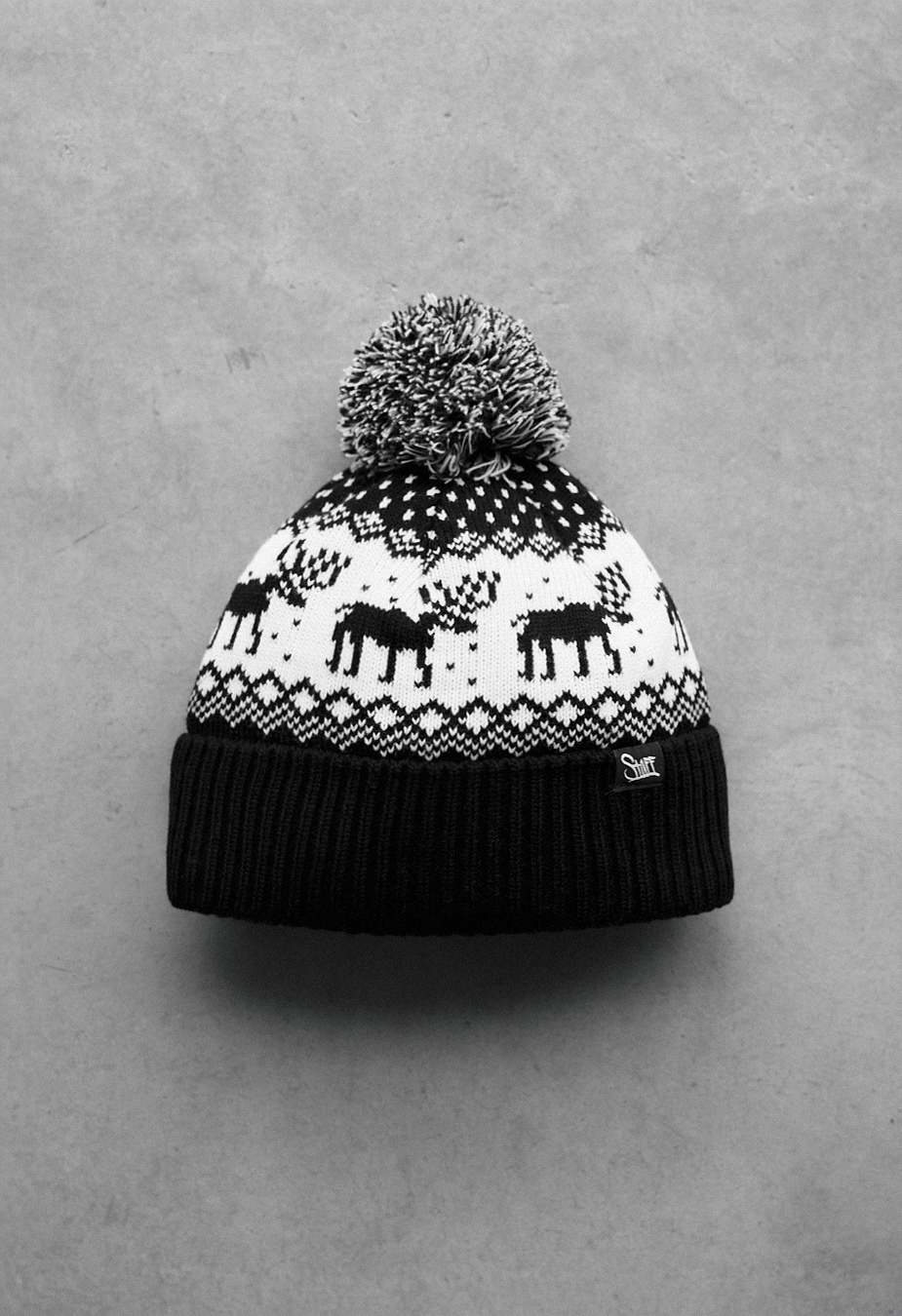 Czapka Staff white & black pattern pompon