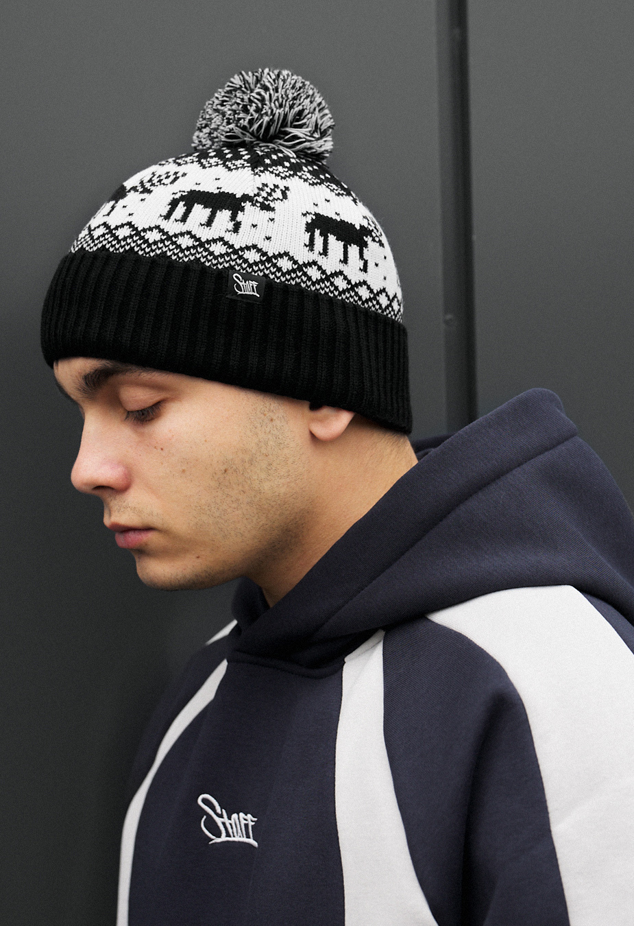 Czapka Staff white & black pattern pompon