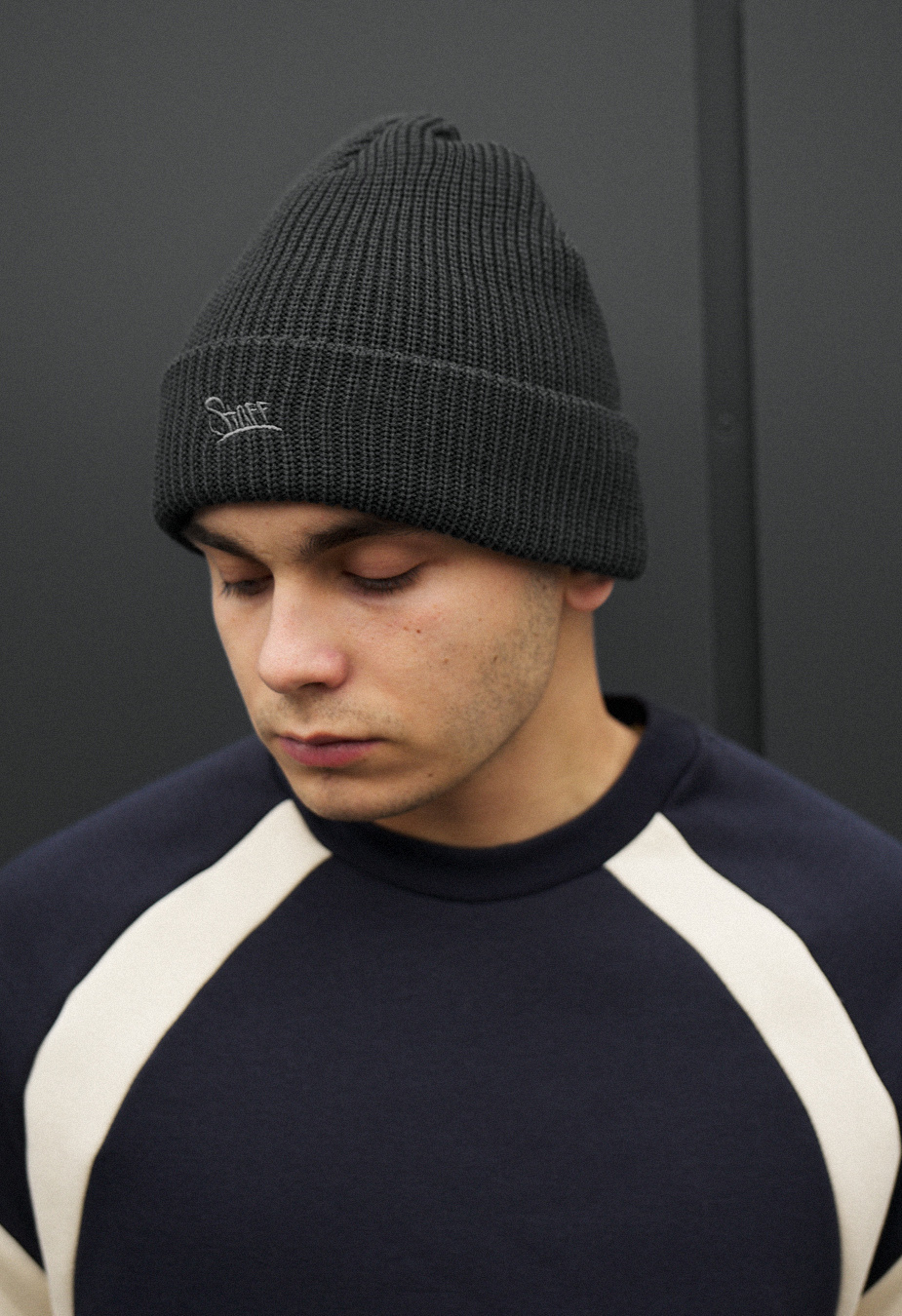 Czapka Staff 14 dark gray logo