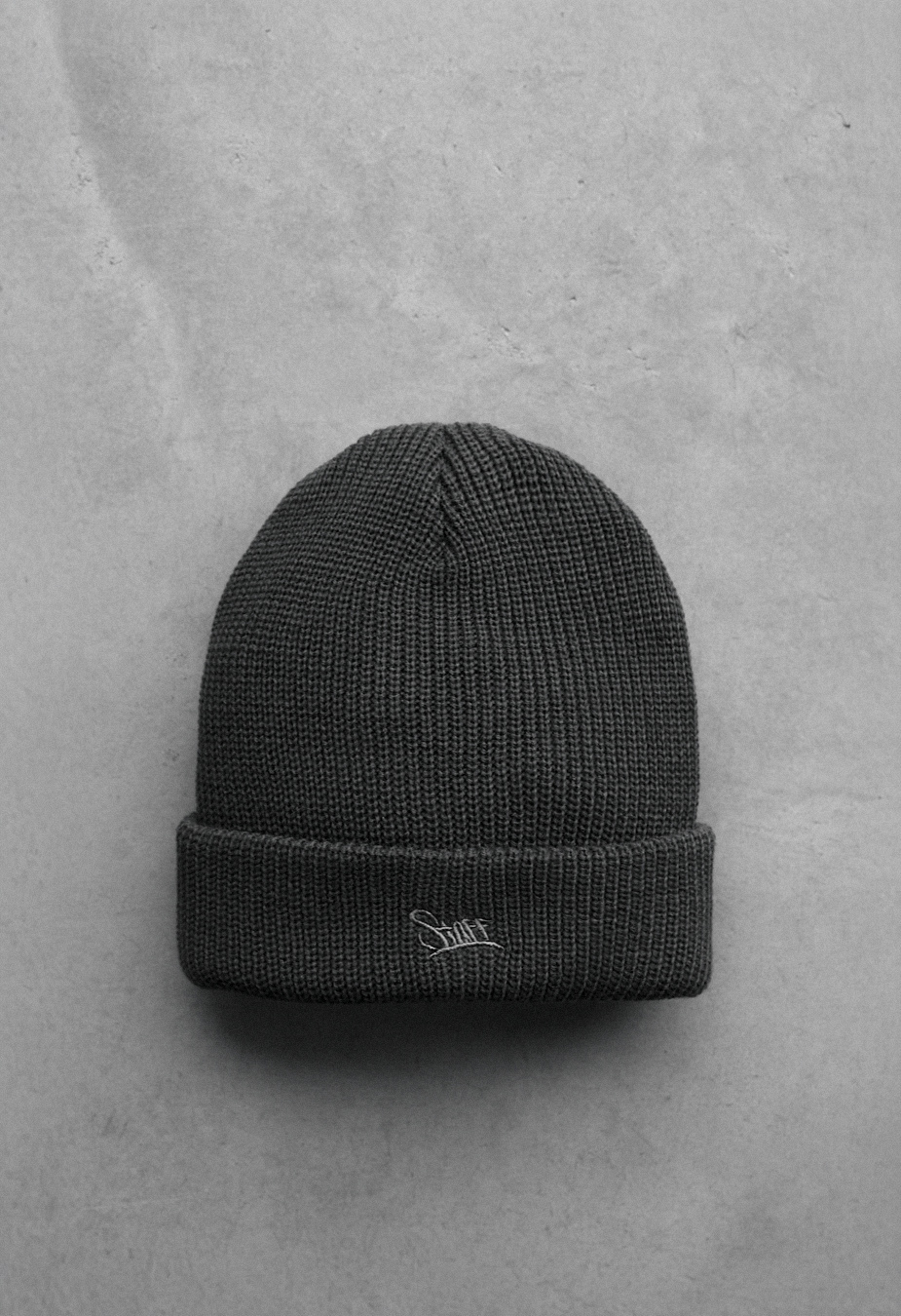 Czapka Staff 14 dark gray logo