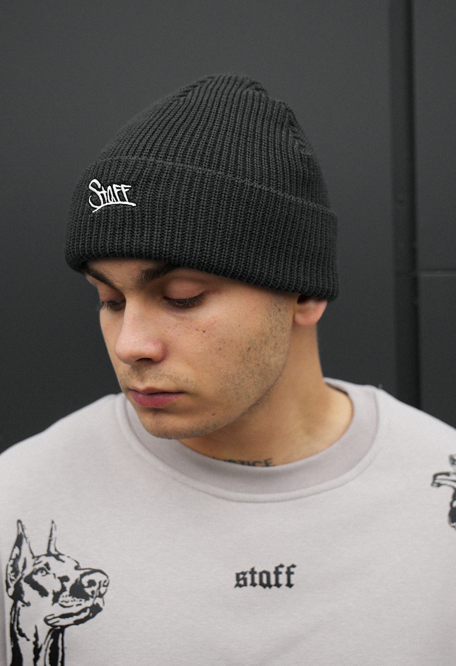 Czapka Staff 19 logo dark gray