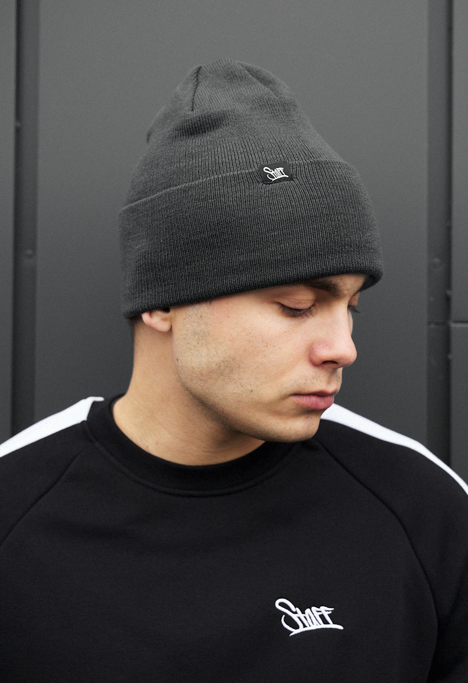 Czapka Staff 11 dark gray logo long