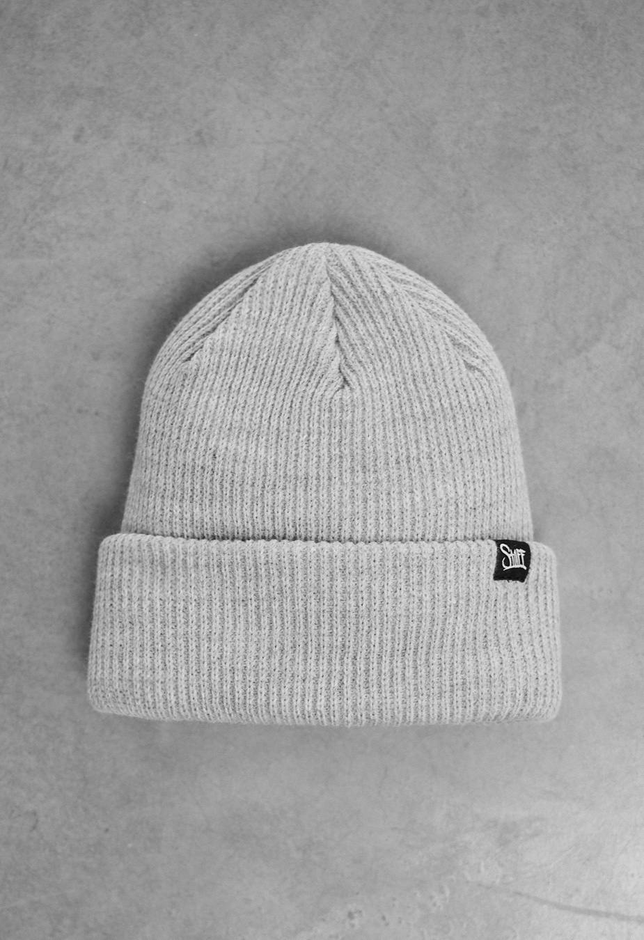 Czapka Staff b2 light gray