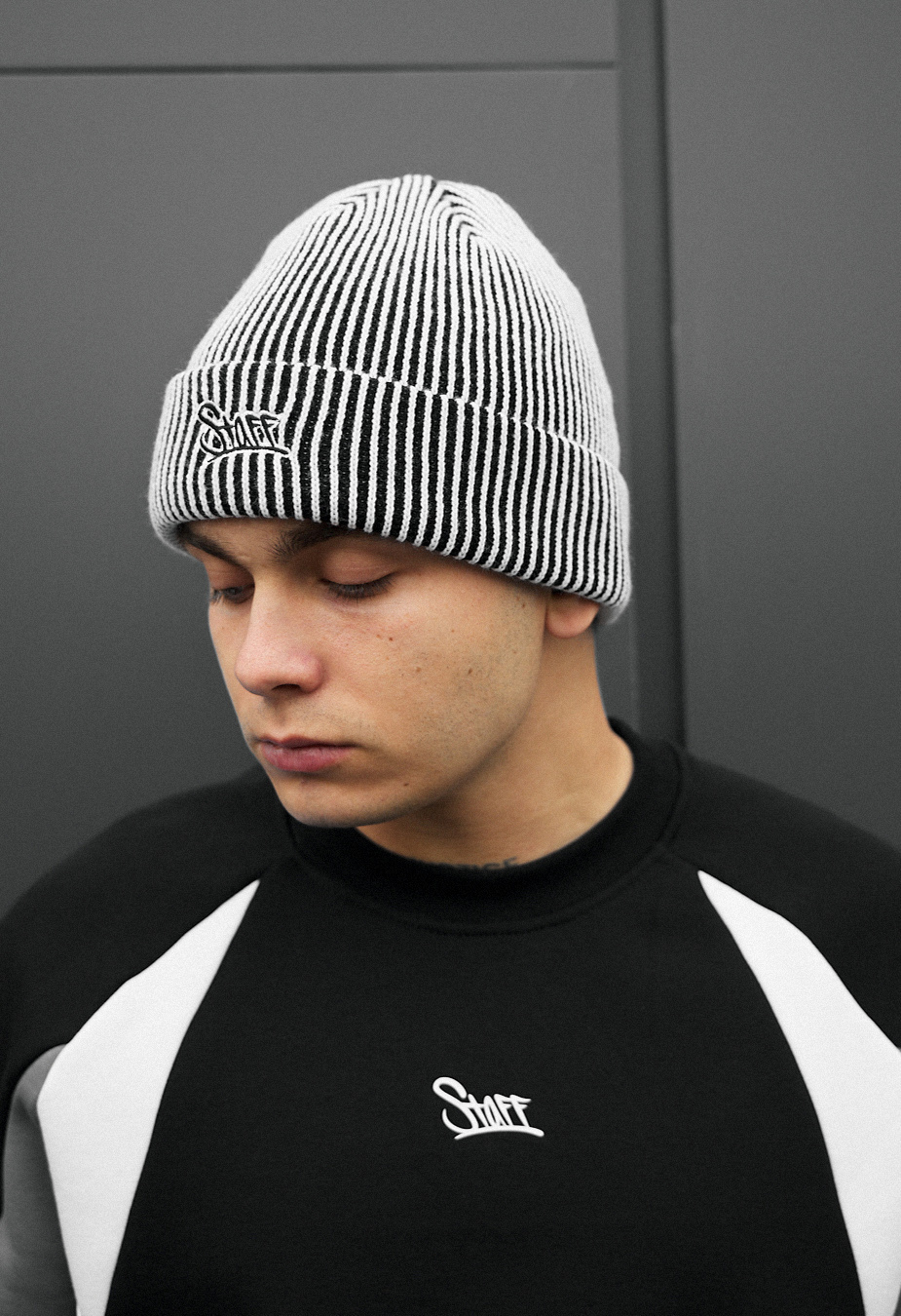 Czapka Staff white & black stripes logo