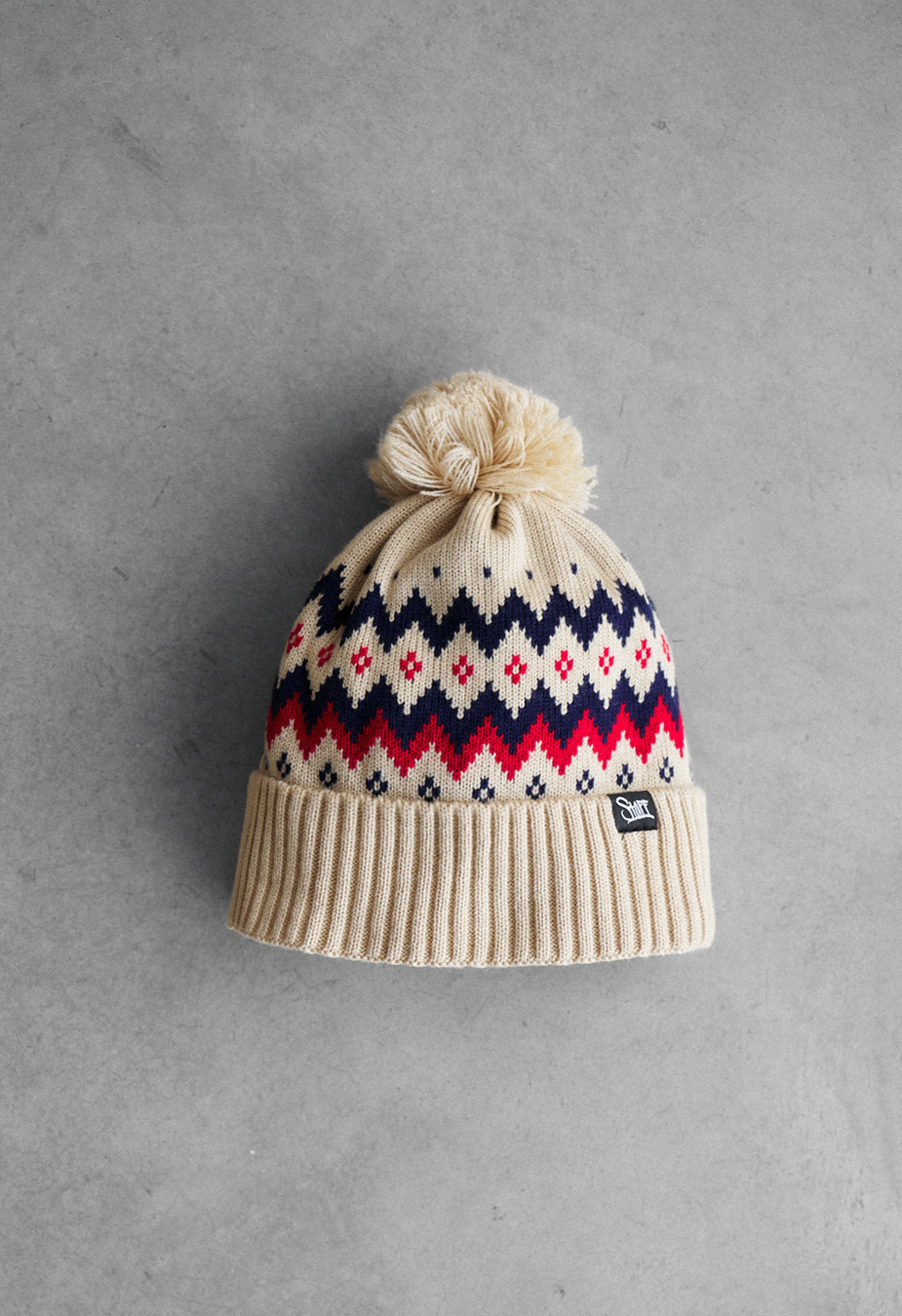 Czapka Staff beige pattern pompon
