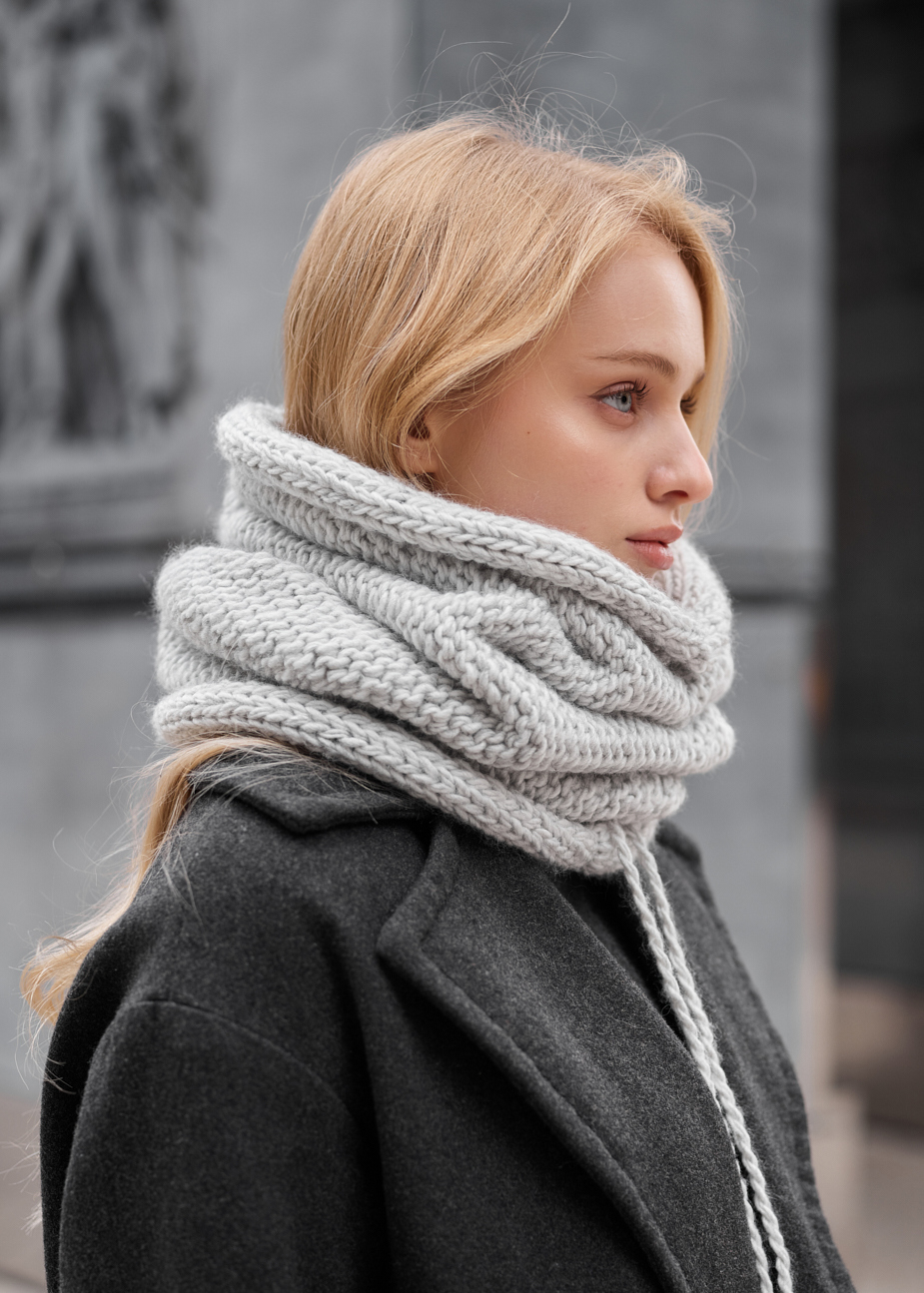 Szalik Staff 10 light gray