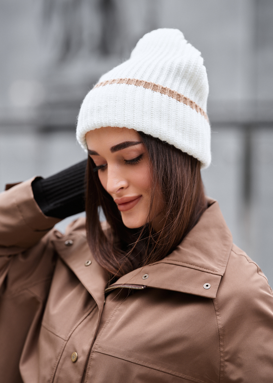 Czapka Staff 2 milk line