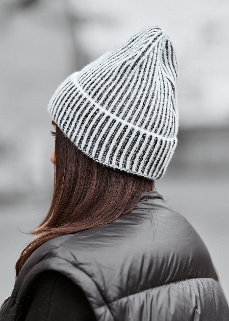 Czapka Staff 17 white & black