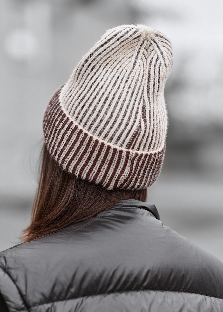 Czapka Staff 18 brown & beige