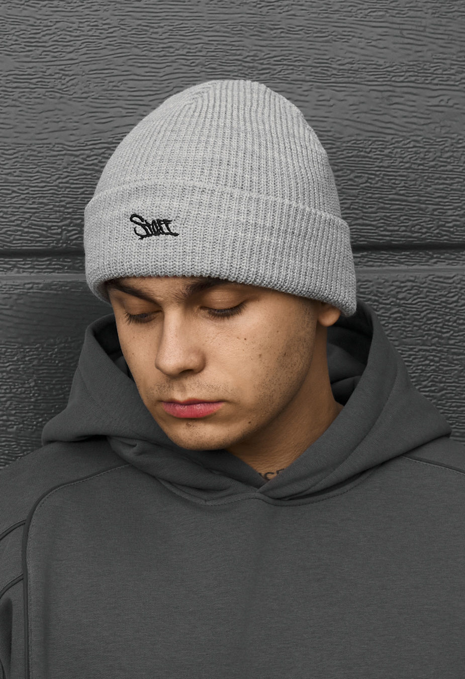 Czapka Staff 17 logo light gray