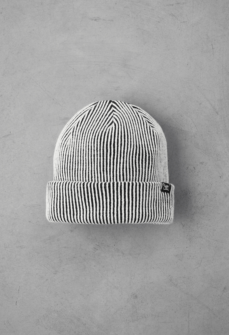 Czapka Staff white & black stripes
