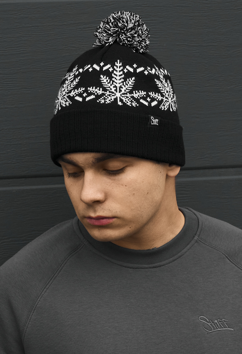 Czapka Staff snowflake pompon