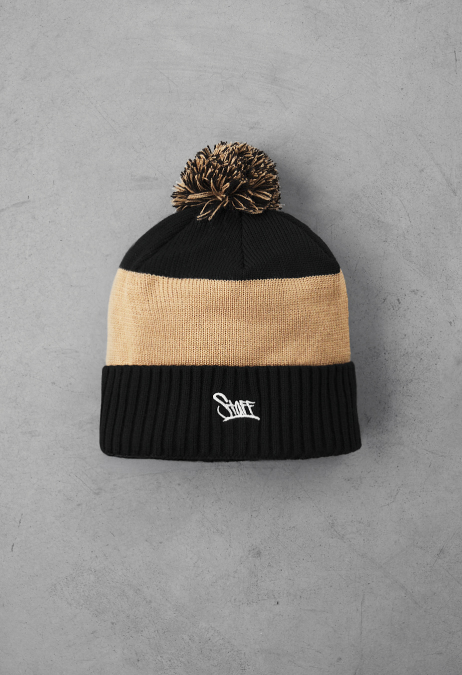 Czapka Staff black & beige logo pompon