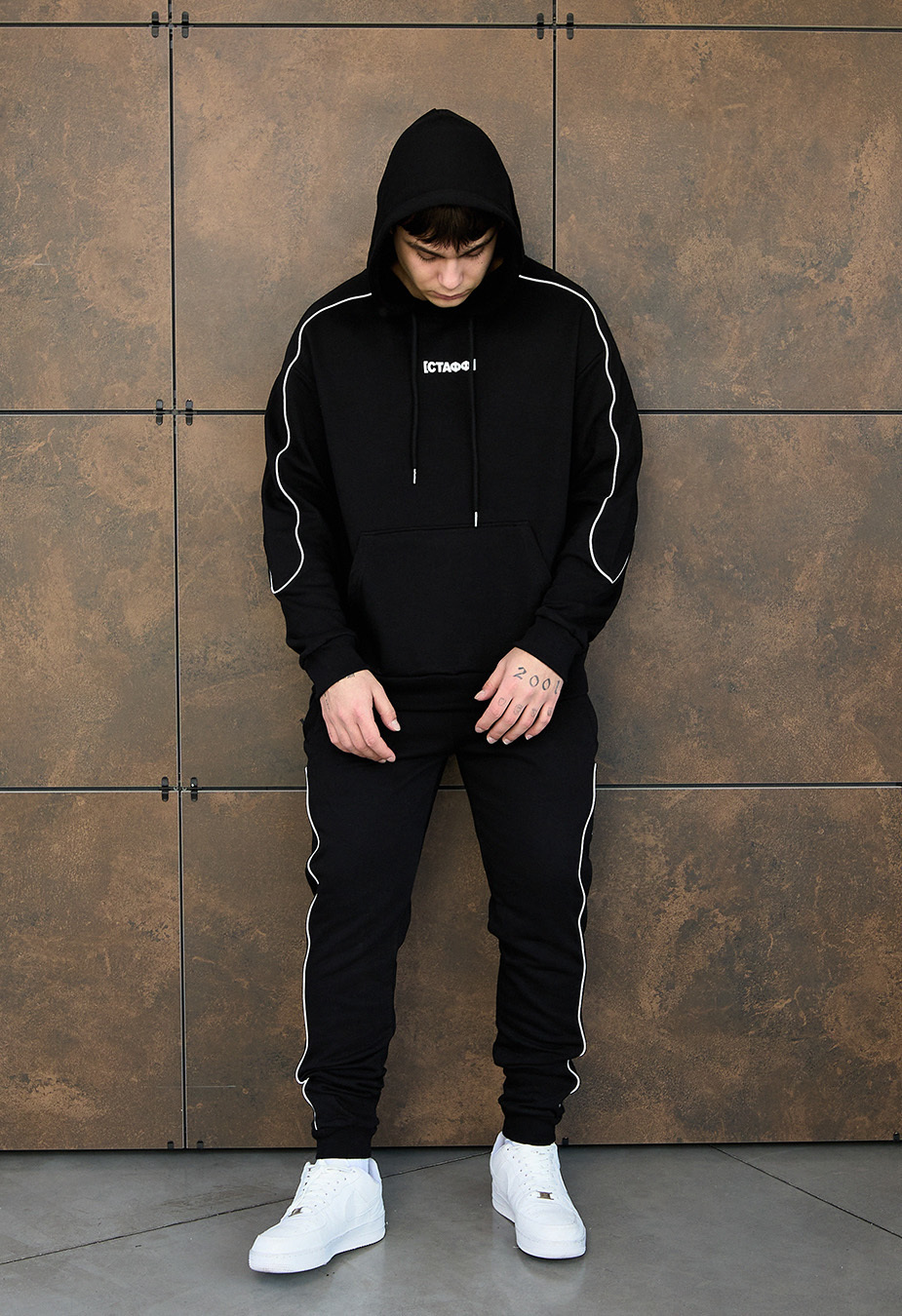 Dres Staff black kant logo