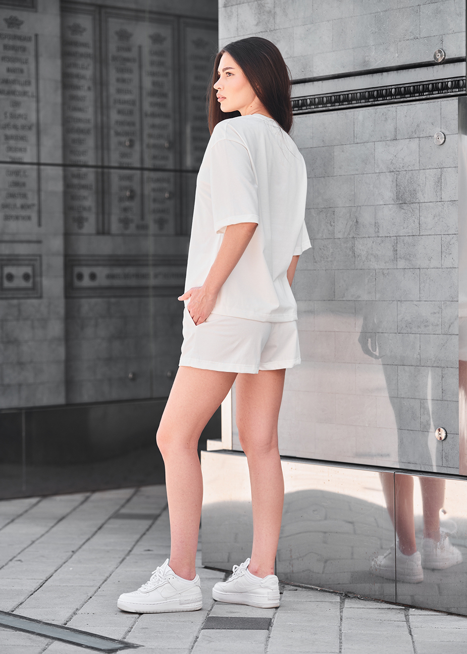 Komplet koszulka + spodenki Staff me white oversize