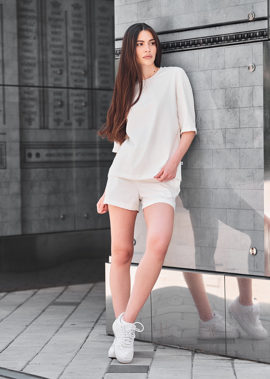 Komplet koszulka + spodenki Staff me white oversize
