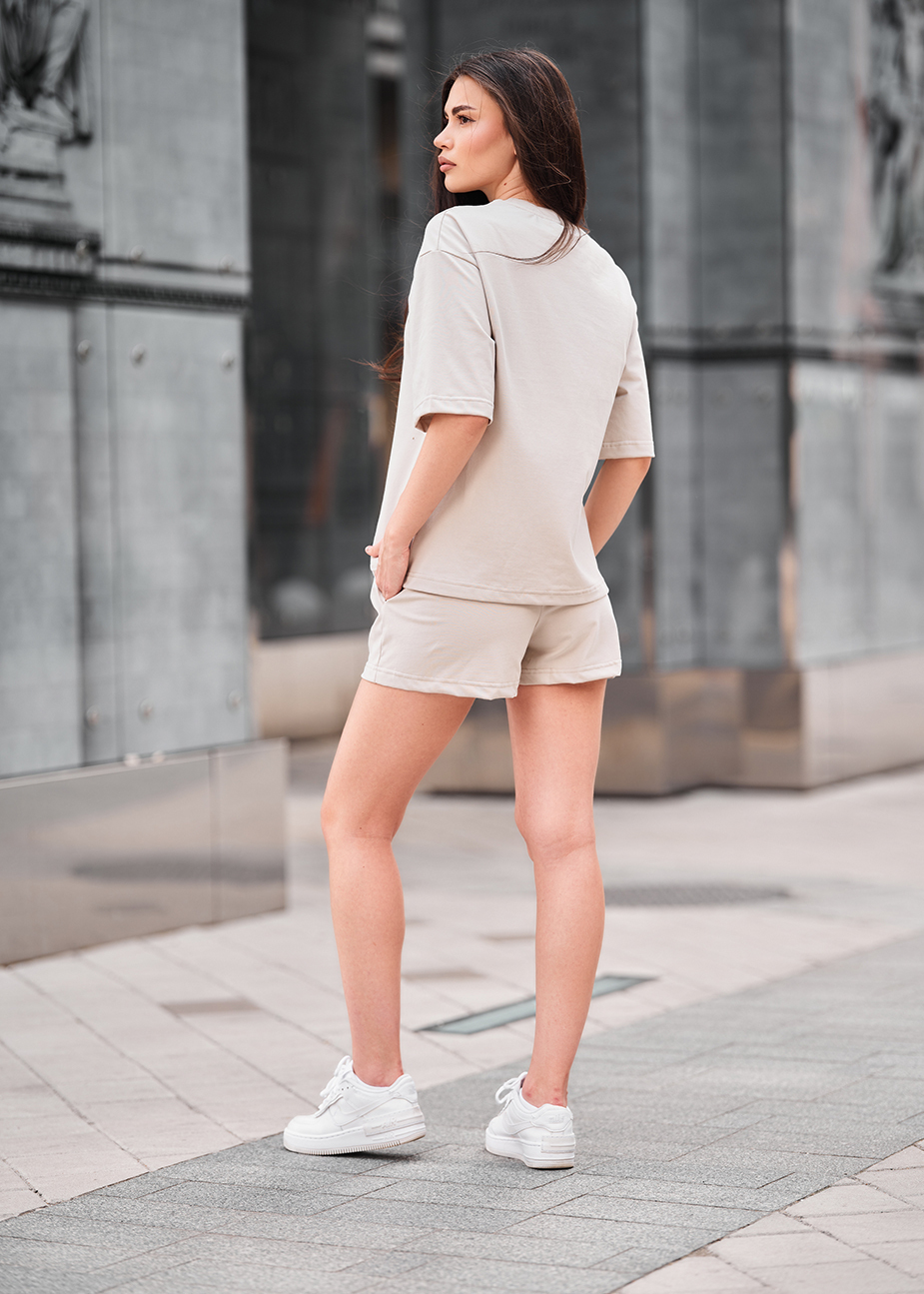 Komplet koszulka + spodenki Staff me light beige oversize