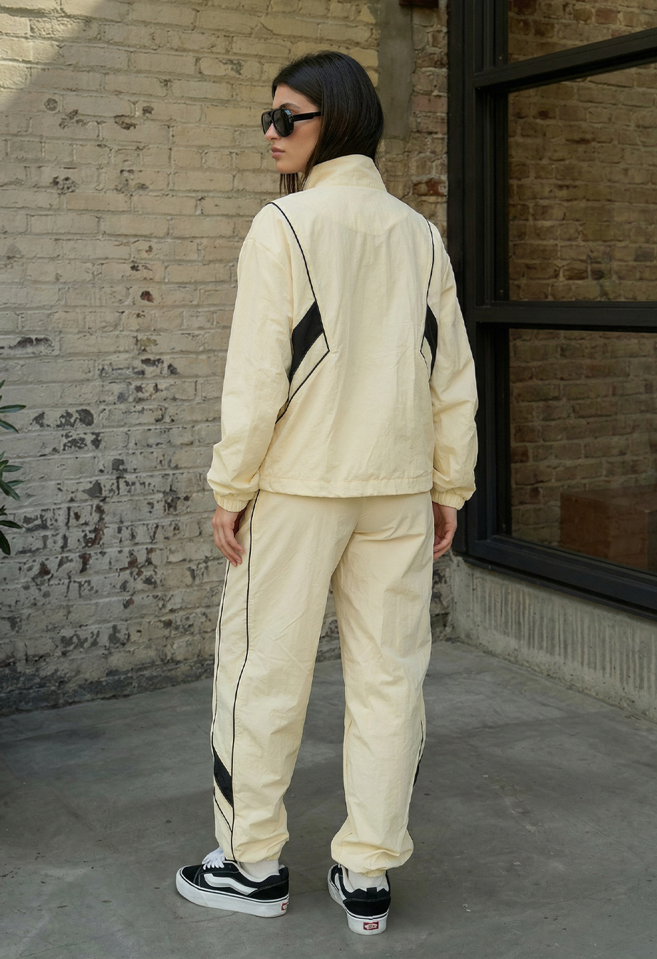 Dres Staff re milk reflective oversize