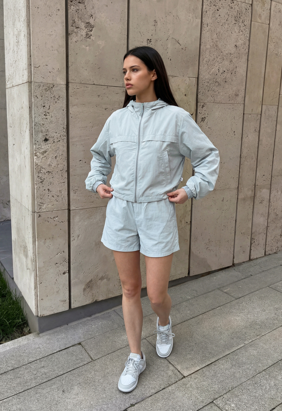 Komplet wiatrówka + spodenki Staff lio light gray