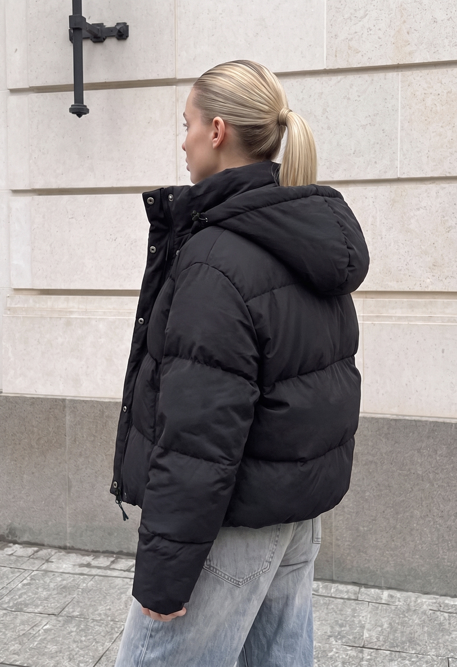 Kurtka Staff as black