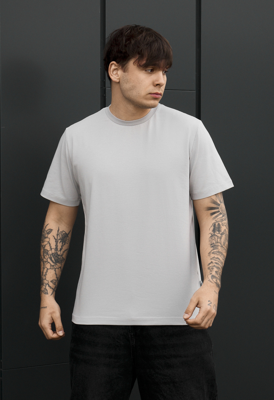 Koszulka Staff sculpture