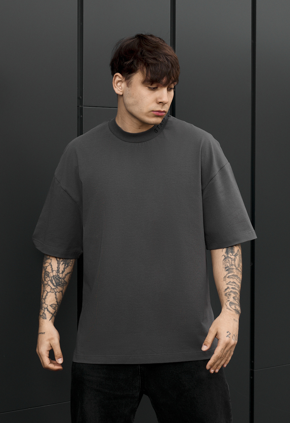 Koszulka Staff logo neck dark gray oversize