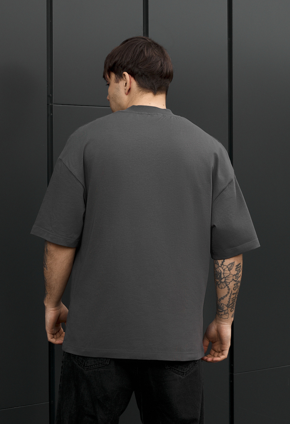 Koszulka Staff logo neck dark gray oversize