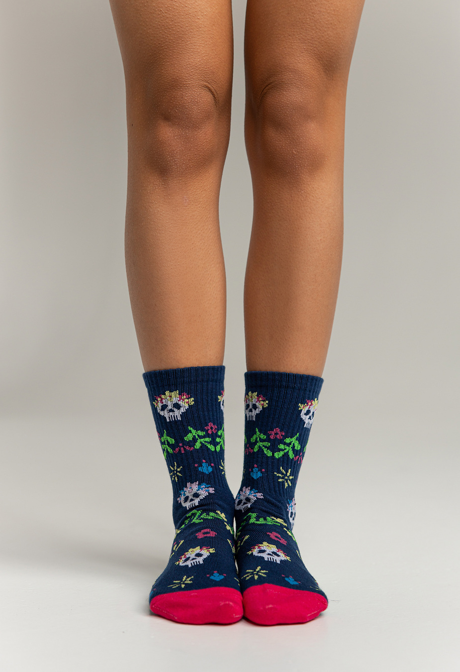 Skarpety Staff Halloween skull & flowers