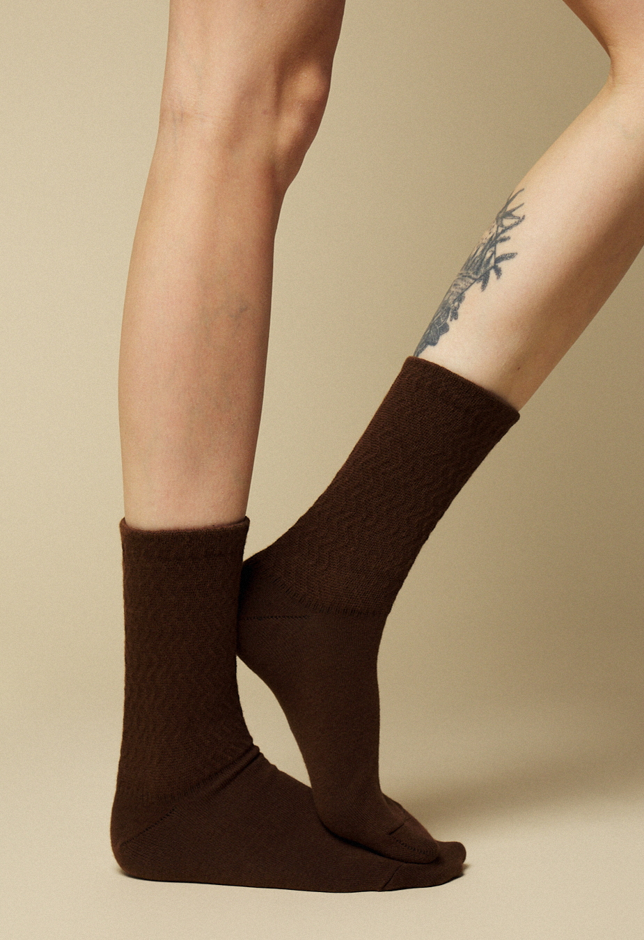 Skarpety Staff brown logo