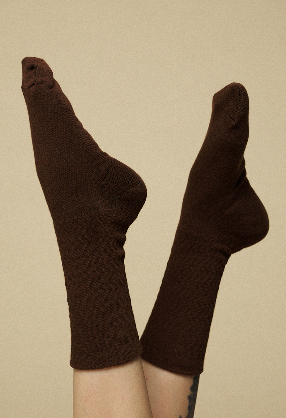 Skarpety Staff brown logo