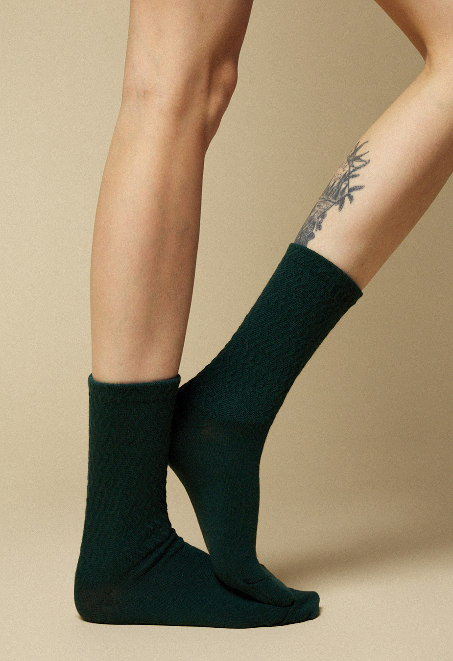 Skarpety Staff dark green logo