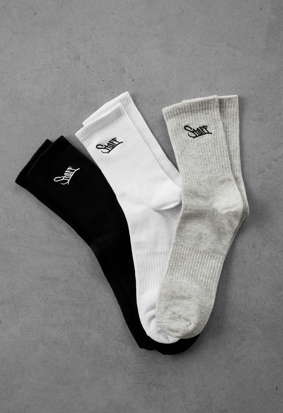Skarpety Staff black/white/light gray logo (trzy pary) (r.43-46)