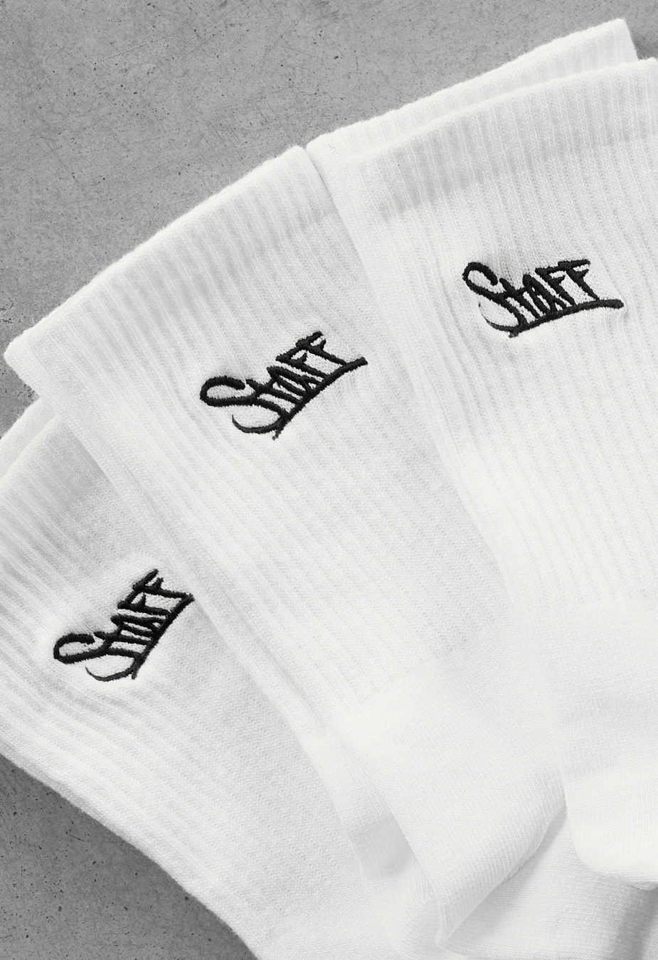 Skarpety Staff white logo (trzy pary) (r.43-46)