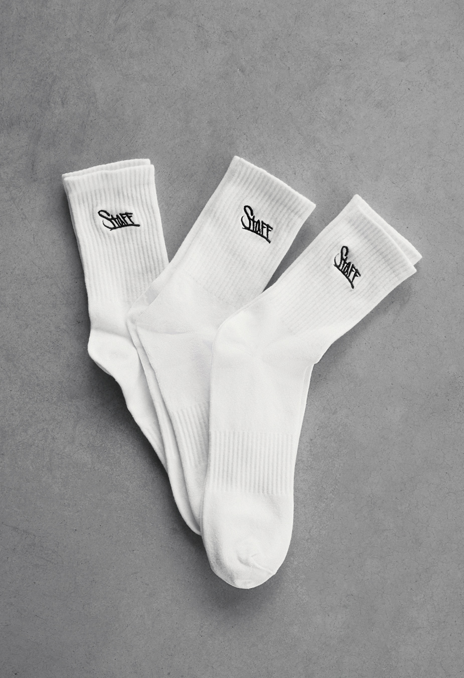 Skarpety Staff white logo (trzy pary) (r.43-46)