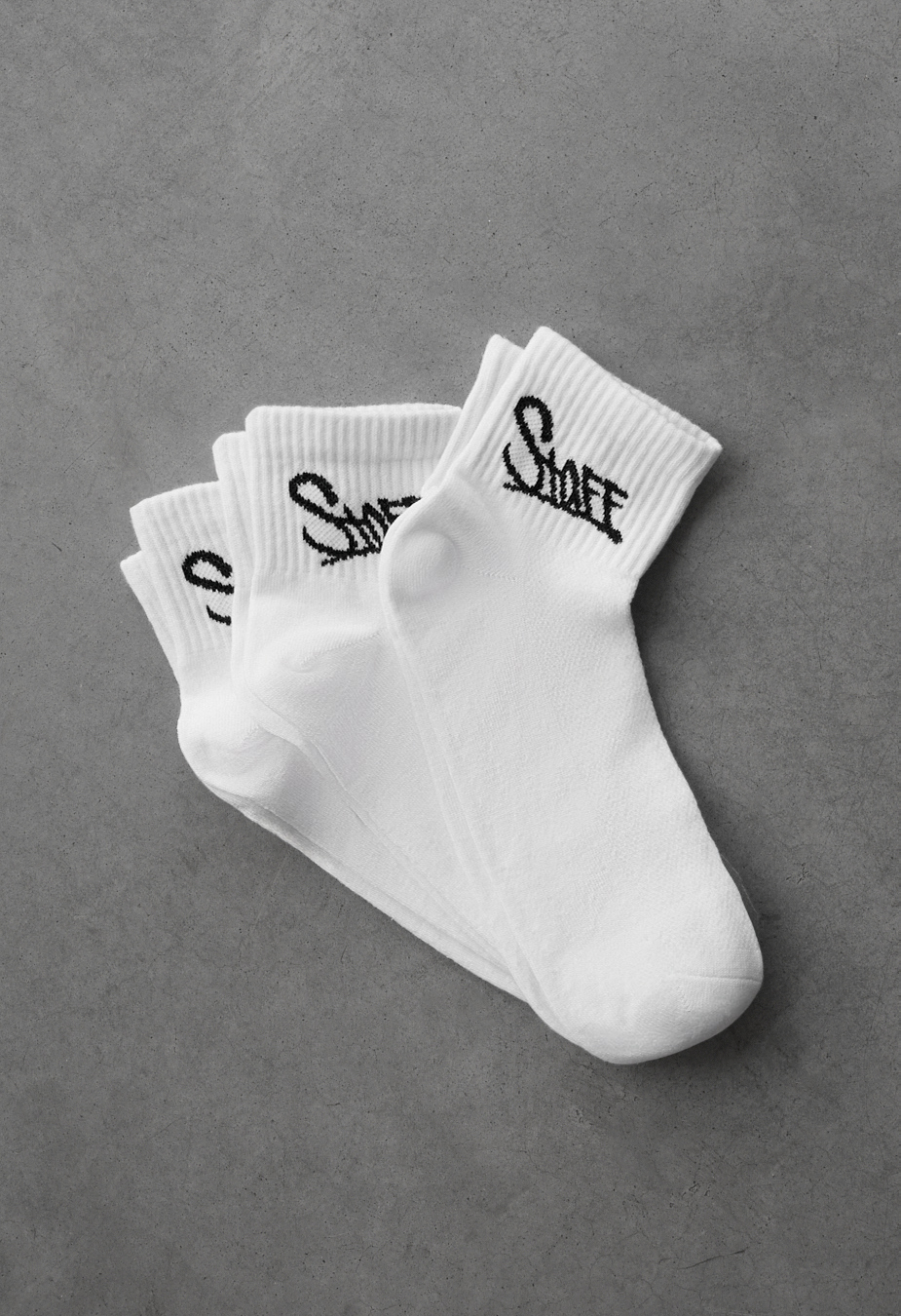 Skarpety Staff white logo (trzy pary) (r.39-42)