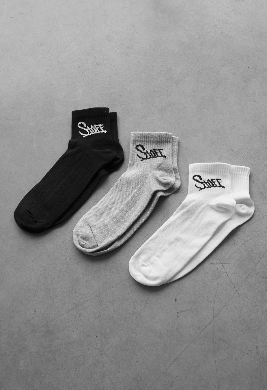 Skarpety o średniej długości Staff black/gray/white  logo (3 pary) (r.43-46)