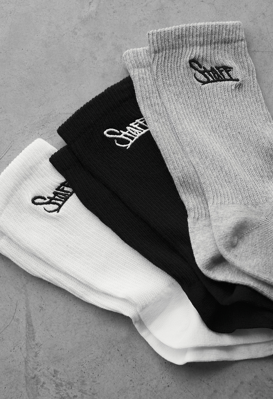 Skarpety Staff black/gray/white logo (3 pary) (r.39-42)