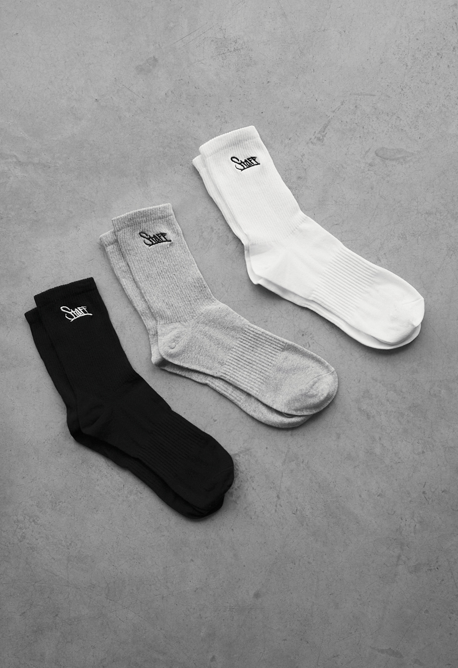Skarpety Staff black/gray/white logo (3 pary) (r.39-42)