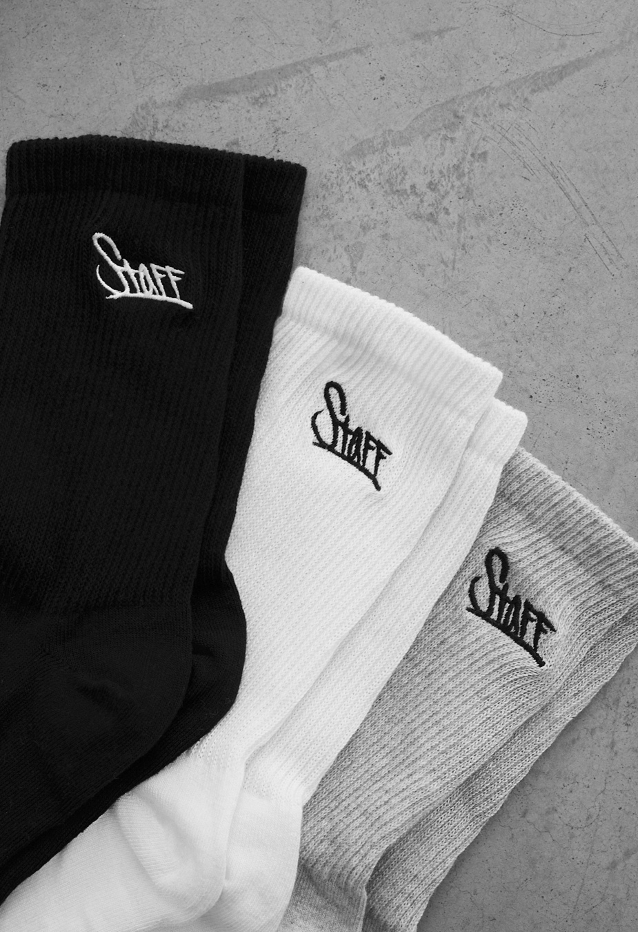 Skarpety Staff black/gray/white logo (3 pary) (r.43-46)